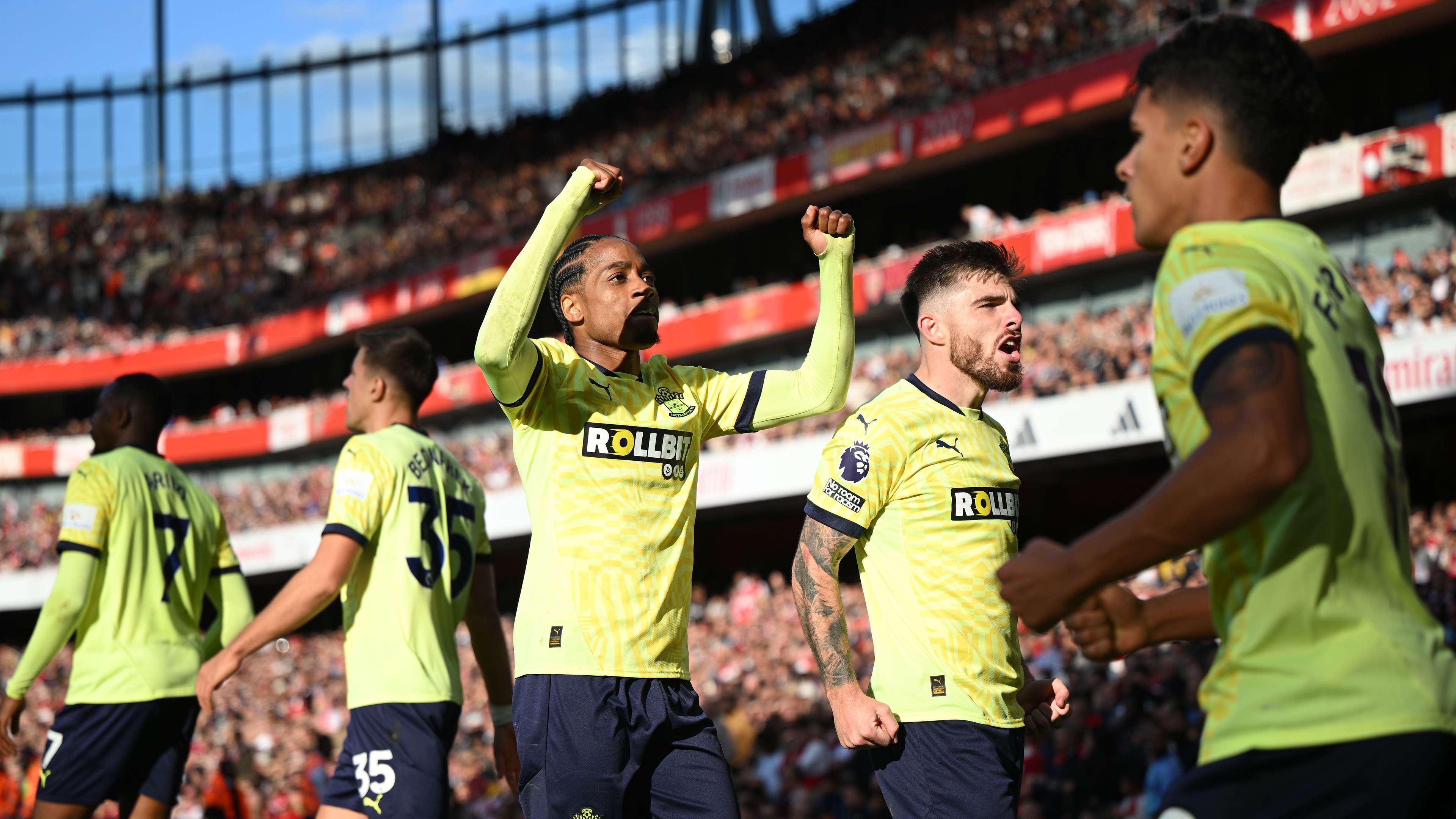 九游娱乐多功能平台：广东两功勋球员落幕，周鹏功成名就，任骏飞拒绝谢幕！