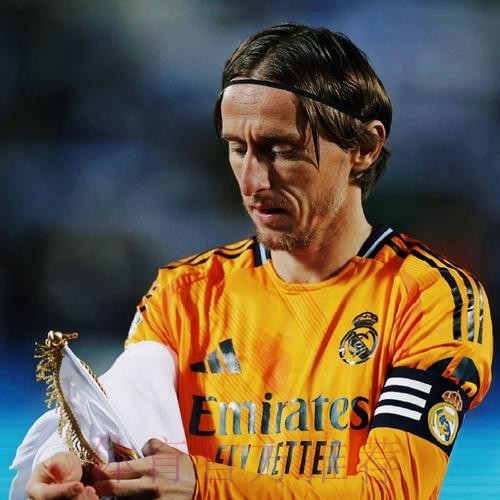 西媒：莫德里奇明确希望留队 决定权在弗洛伦蒂诺