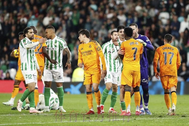 西甲-皇马1-2遭贝蒂斯逆转5轮仅1胜 伊斯科传射 西甲-皇马1-2遭贝蒂斯逆转5轮仅1胜 伊斯科传射